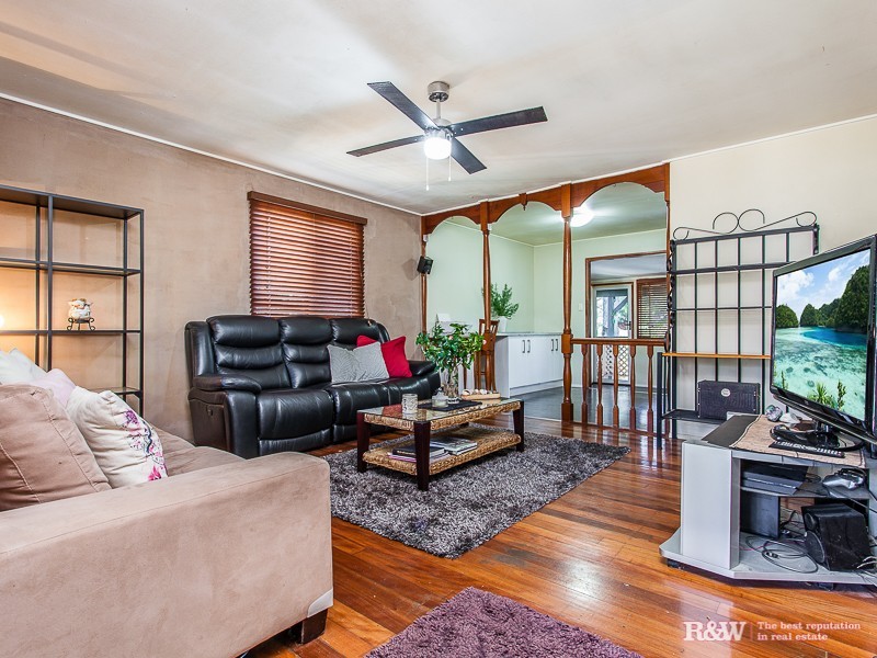 18 Viney Avenue, Kallangur QLD 4503