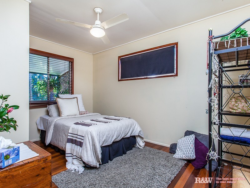 18 Viney Avenue, Kallangur QLD 4503