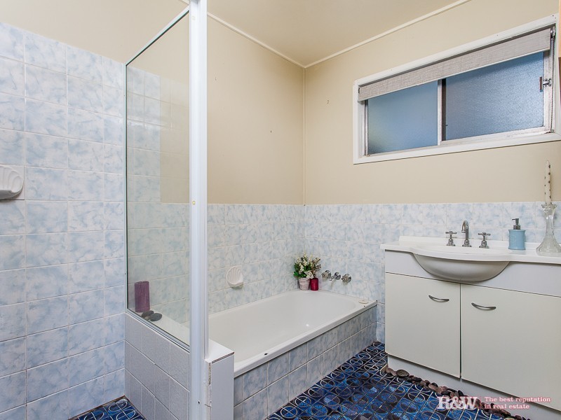 18 Viney Avenue, Kallangur QLD 4503