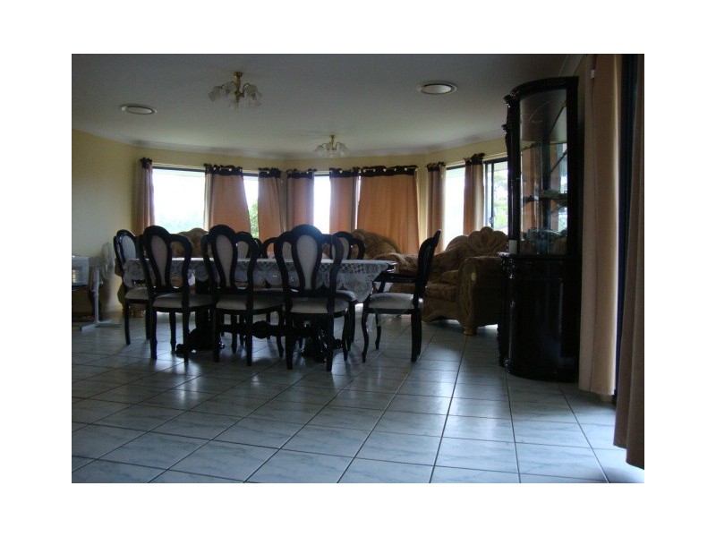 15 ROBUR Street, Marsden QLD 4132