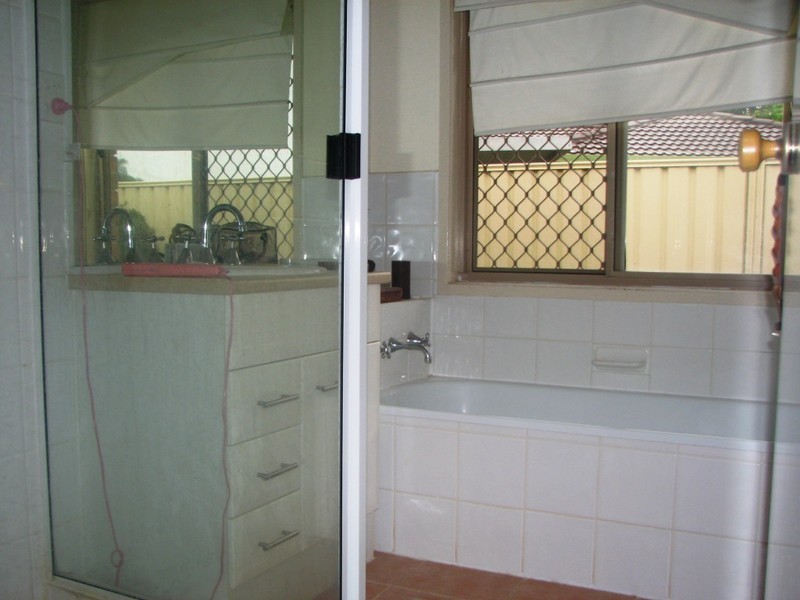 15 Lycoris St, Crestmead QLD 4132