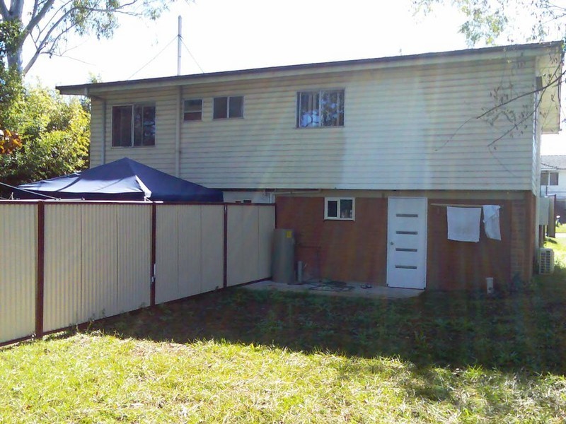 72 ASHTON ST, Kingston QLD 4114