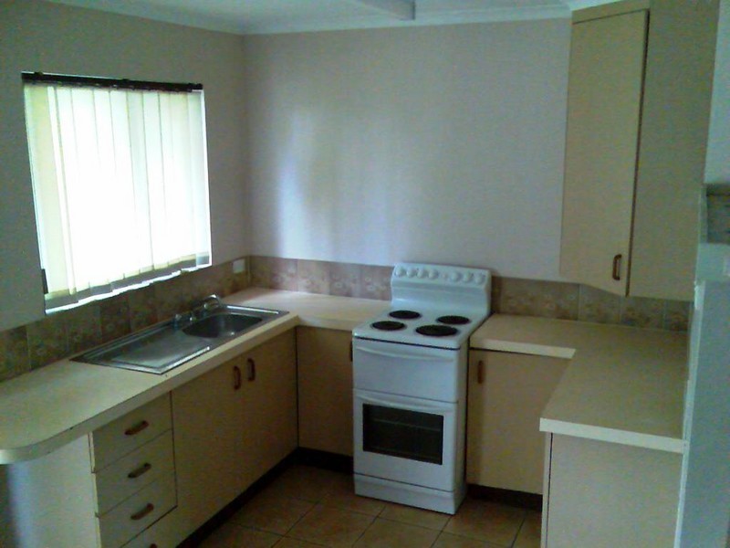 105 Waratah Dr, Crestmead QLD 4132