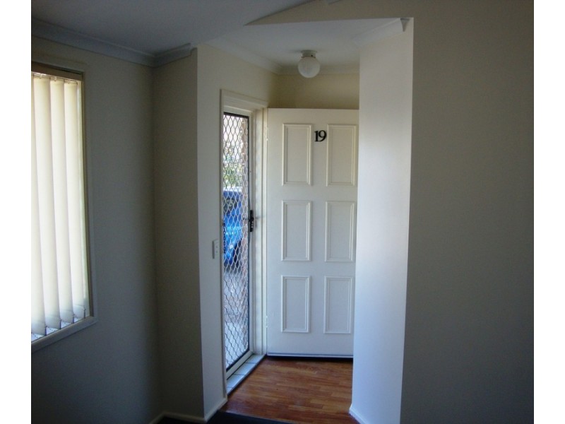 19/11 Monash Rd, Loganlea QLD 4131