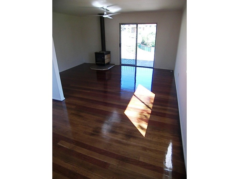 9 Louden St, Woodridge QLD 4114