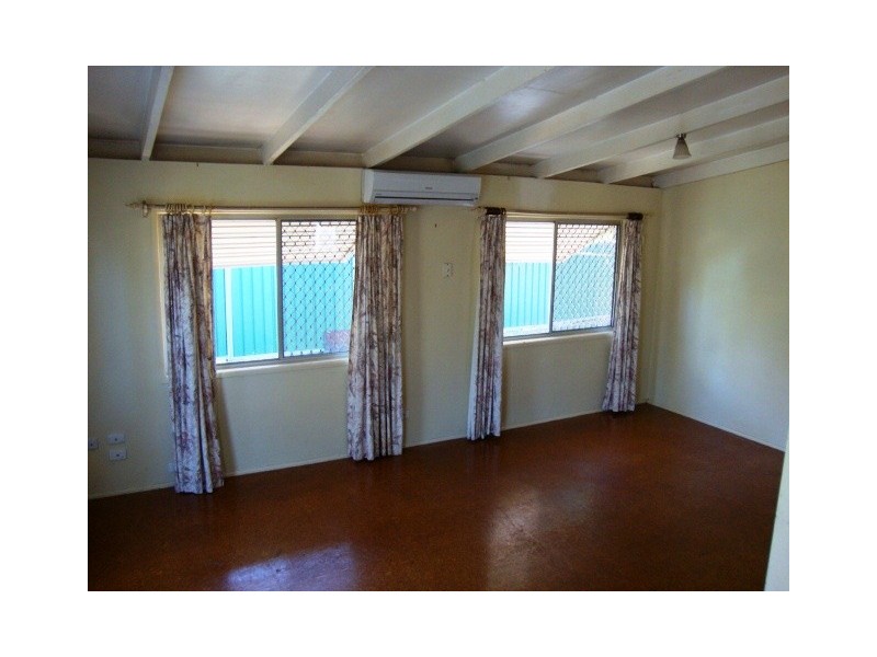 14 Pinewood Crt, Crestmead QLD 4132
