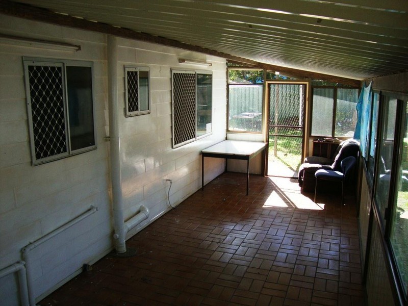 14 Pinewood Crt, Crestmead QLD 4132