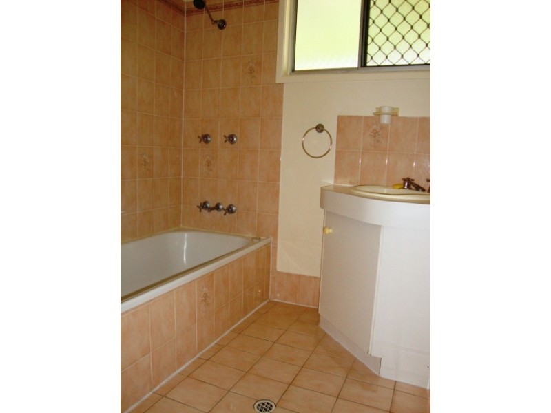 10 MELINDA ST, Marsden QLD 4132