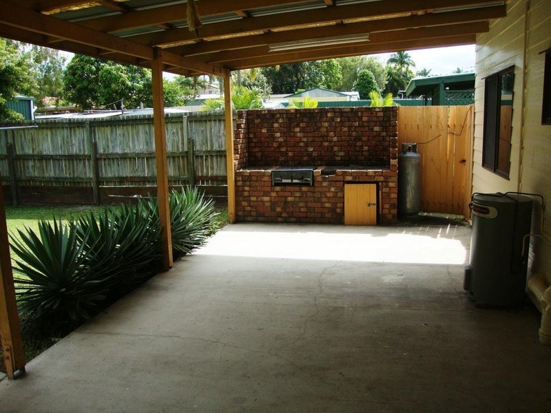 19 MERANTI ST, Crestmead QLD 4132