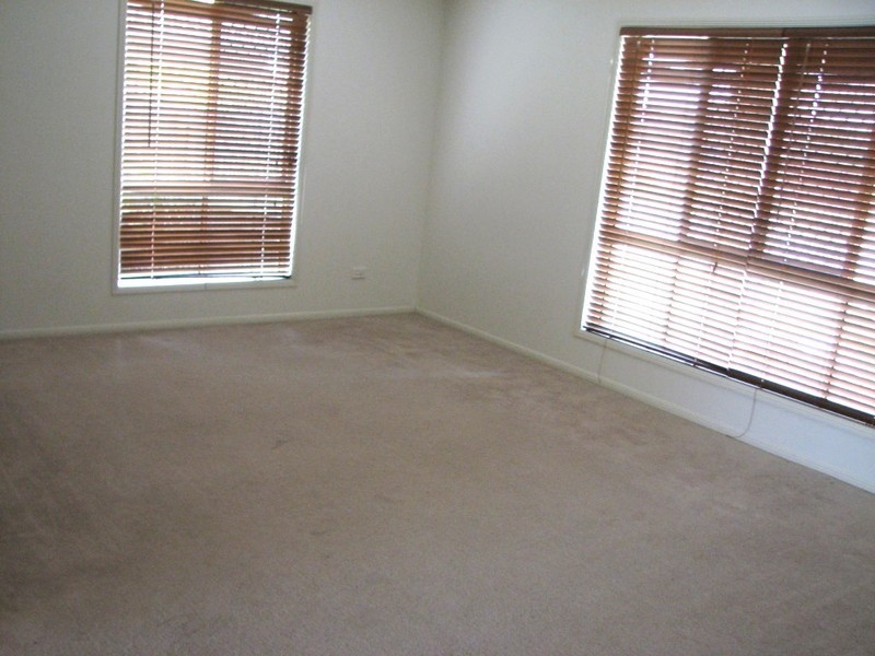 10 Lake Bogong, Logan Reserve QLD 4133