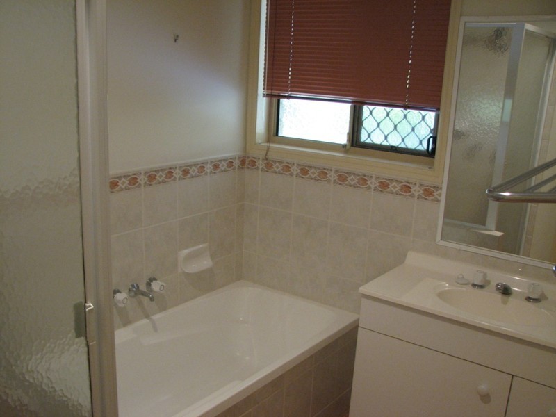 10 Lake Bogong, Logan Reserve QLD 4133