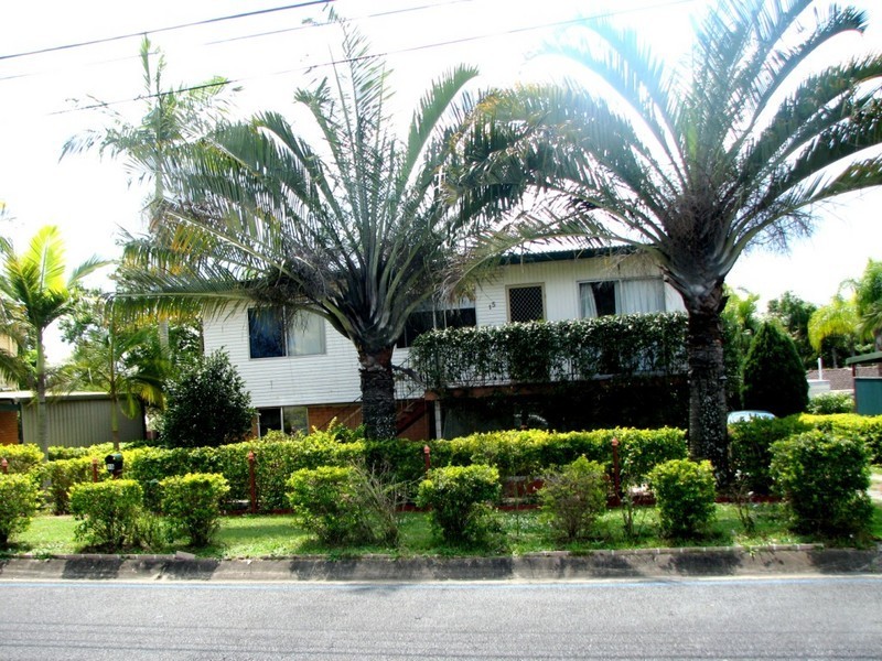 15 EWINGA, Kingston QLD 4114