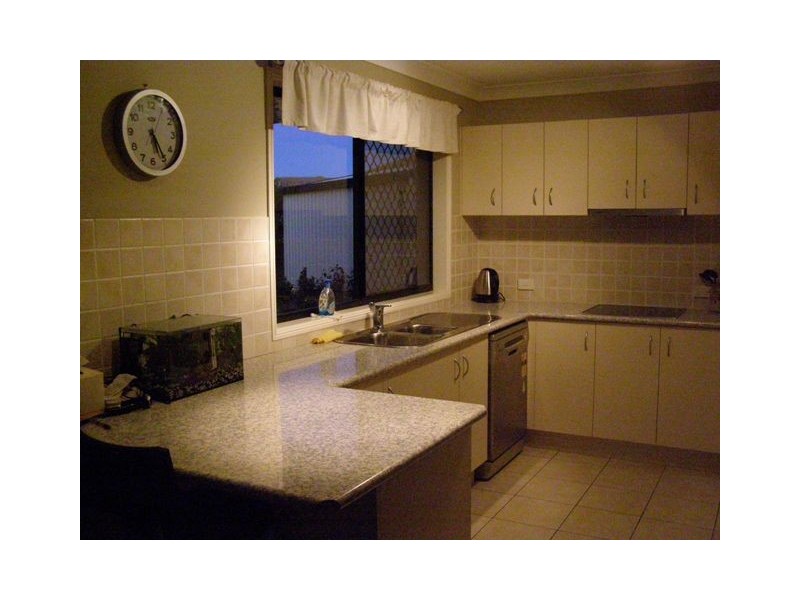24 CORNELL CL, Regents Park QLD 4118