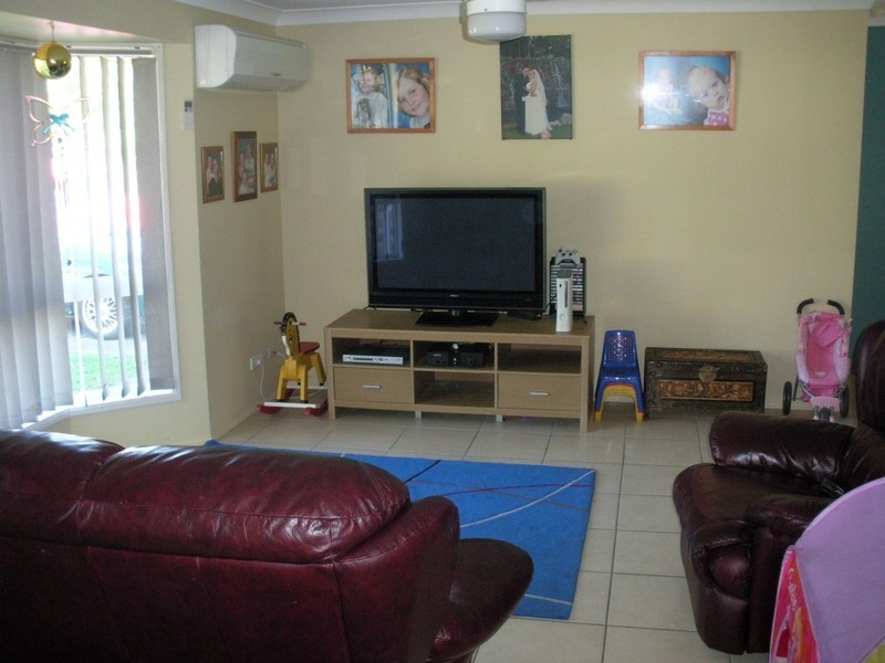 9 Riseborough cr, Crestmead QLD 4132