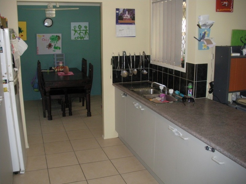 9 Riseborough cr, Crestmead QLD 4132