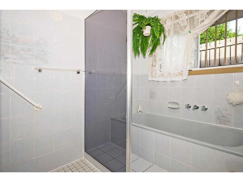 17 Hydrabad Street, Regents Park QLD 4118