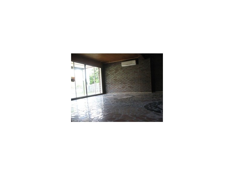 76 Station Rd, Loganlea QLD 4131