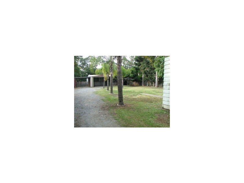 76 Station Rd, Loganlea QLD 4131