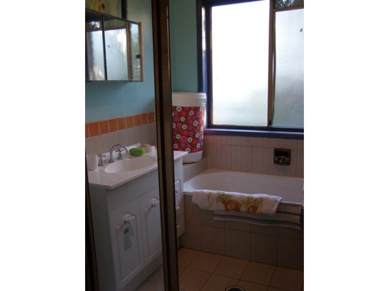 60 First Av, Marsden QLD 4132