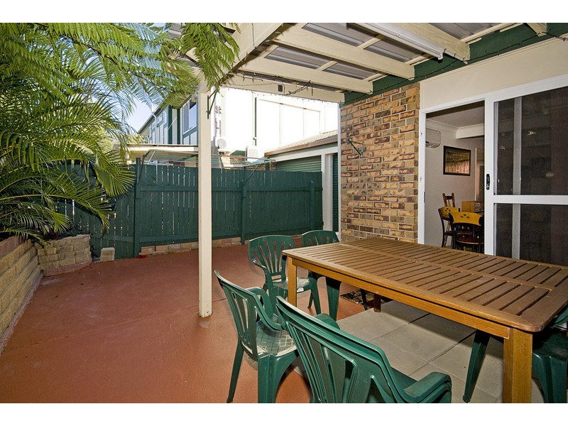 2/17 Monash Rd, Loganlea QLD 4131