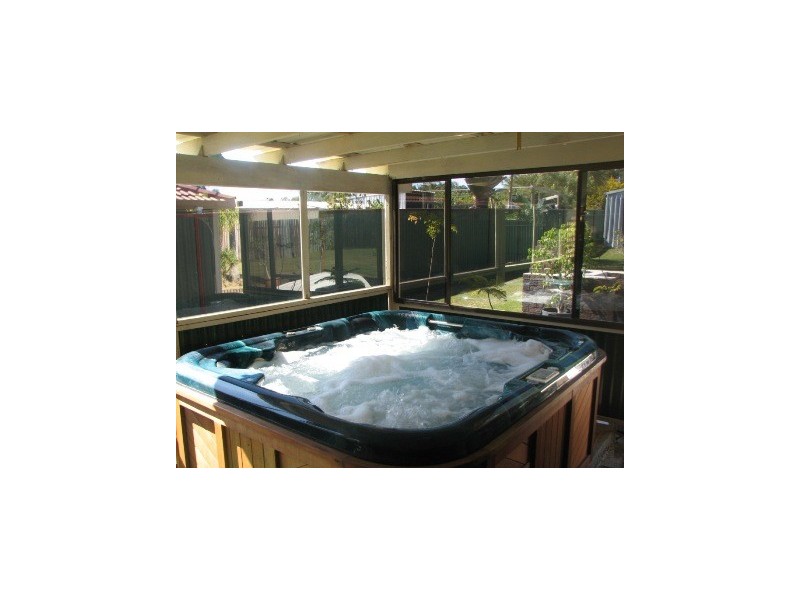 22 Trulson Dr, Crestmead QLD 4132