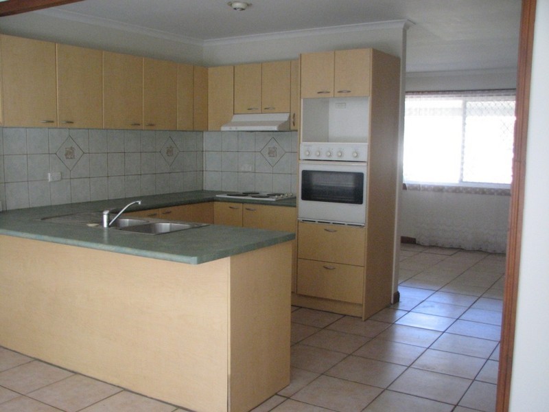 53 Anchusa st, Kingston QLD 4114