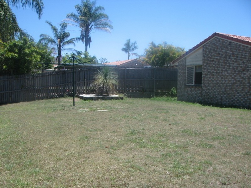 12 Calder crt, Crestmead QLD 4132