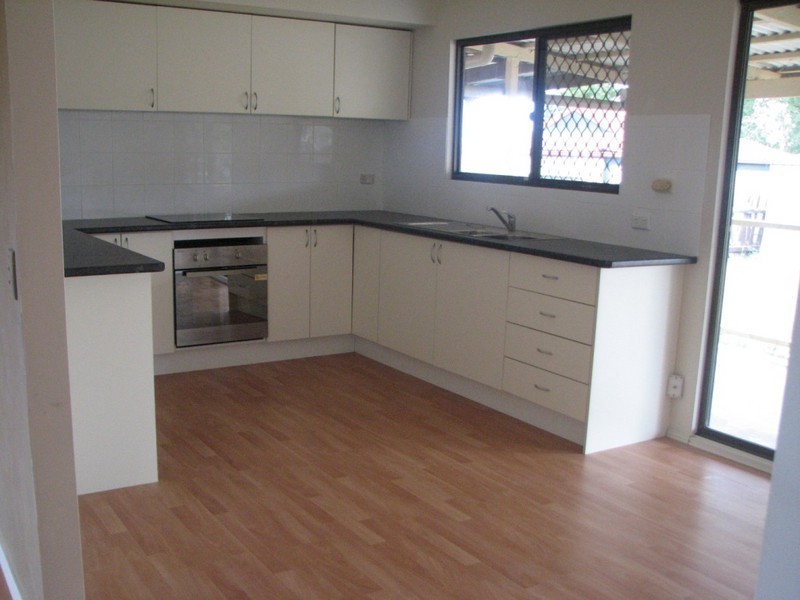 6 Brushbox st, Crestmead QLD 4132