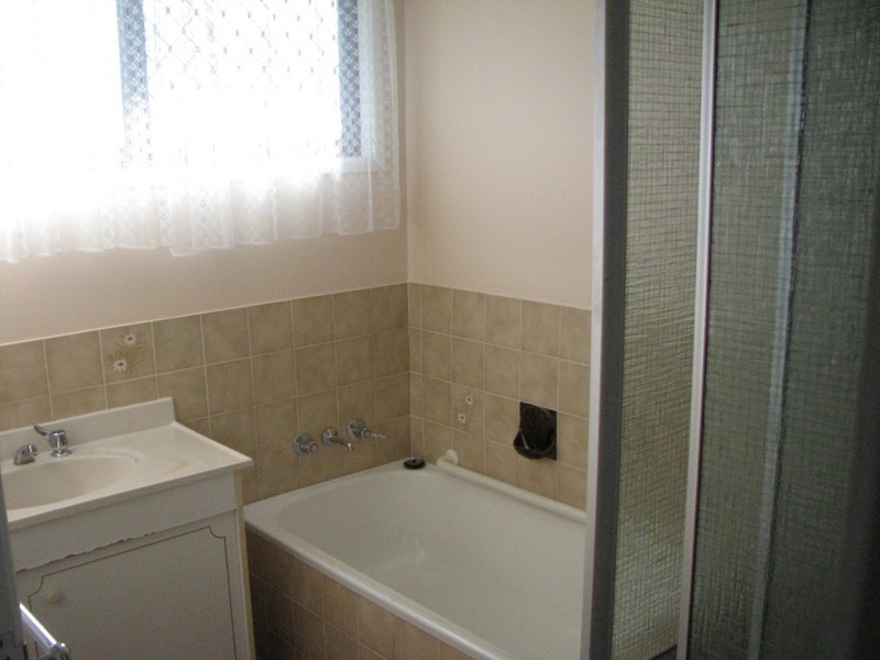 18 Forestwood st, Crestmead QLD 4132