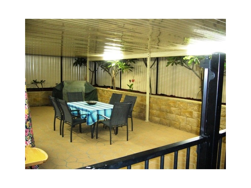 16  Geaney blv, Crestmead QLD 4132