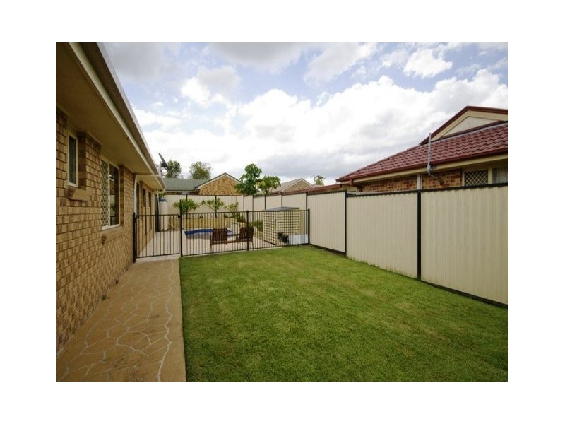 16  Geaney blv, Crestmead QLD 4132