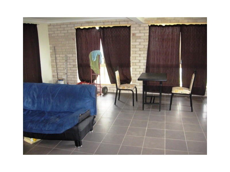 42 Bambil st, Crestmead QLD 4132