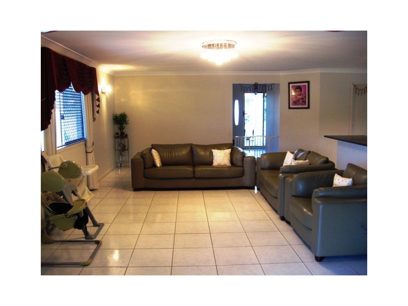 1 Rasmussen Av, Marsden QLD 4132