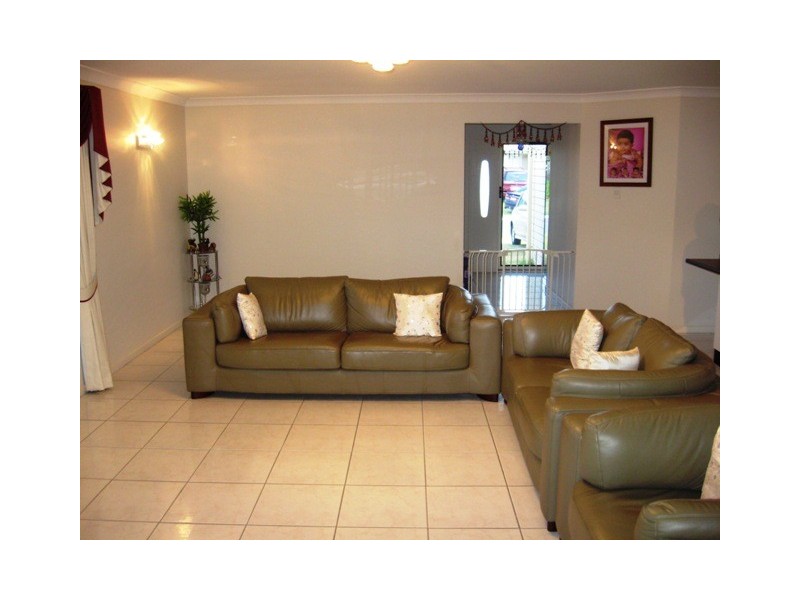 1 Rasmussen Av, Marsden QLD 4132