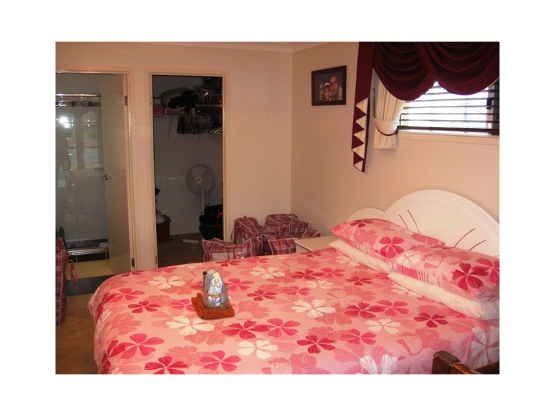 1 Rasmussen Av, Marsden QLD 4132