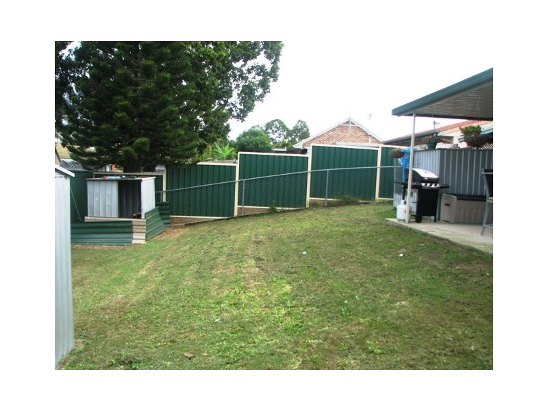 12 Pinnington st, Crestmead QLD 4132