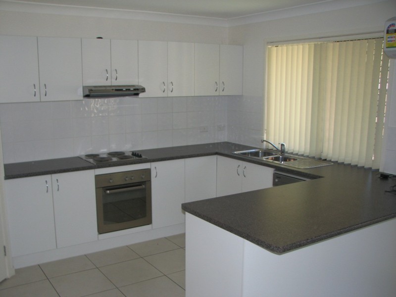 9 Pine Grove st, Crestmead QLD 4132