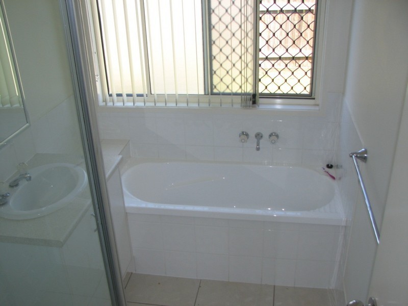 9 Pine Grove st, Crestmead QLD 4132