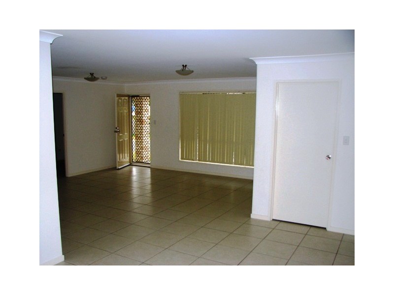 9 Pine Grove st, Crestmead QLD 4132