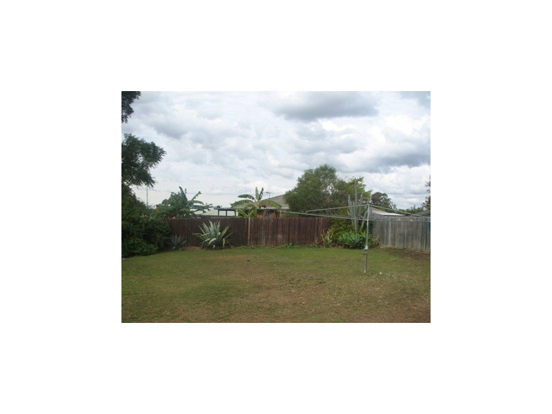 20 MELNIK DR, Loganlea QLD 4131