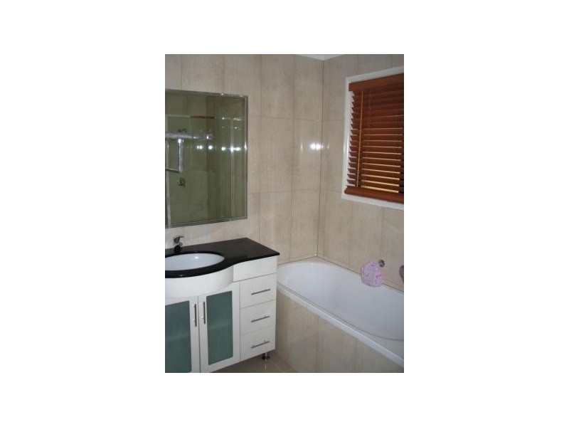 18 Rasmussen Avenue, Marsden QLD 4132