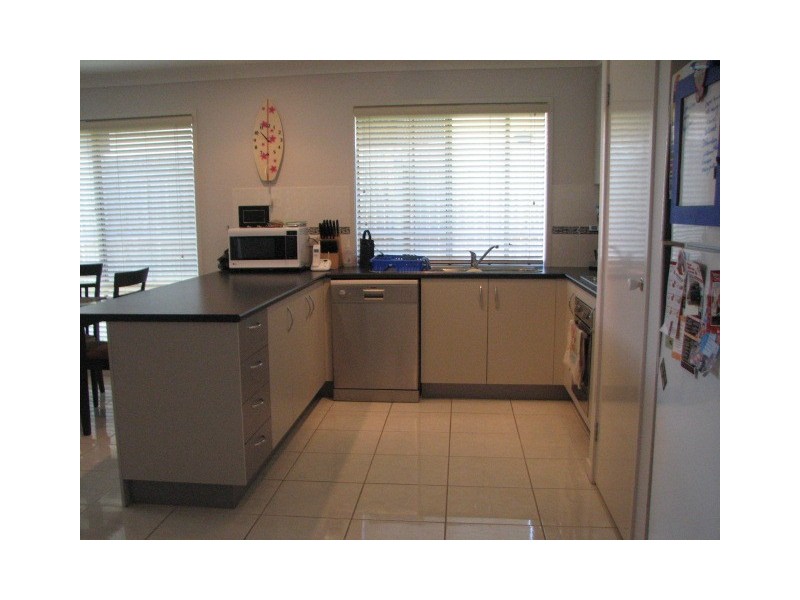 11 Shamrock st, Crestmead QLD 4132