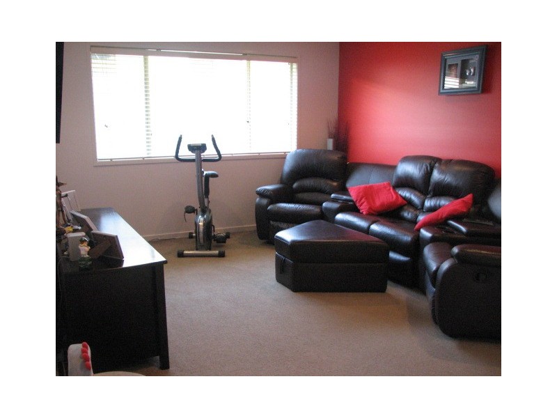 11 Shamrock st, Crestmead QLD 4132