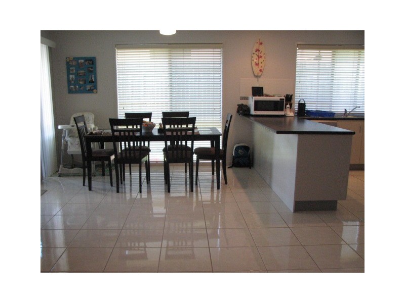 11 Shamrock st, Crestmead QLD 4132