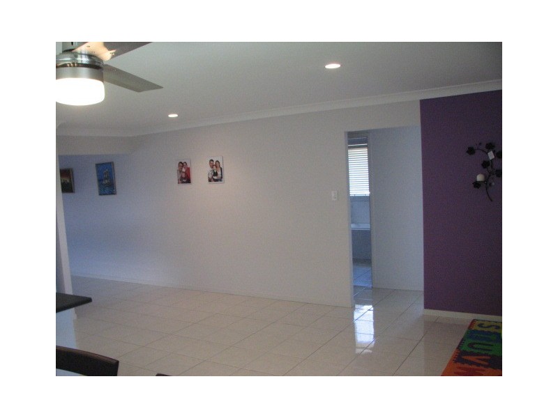 11 Shamrock st, Crestmead QLD 4132