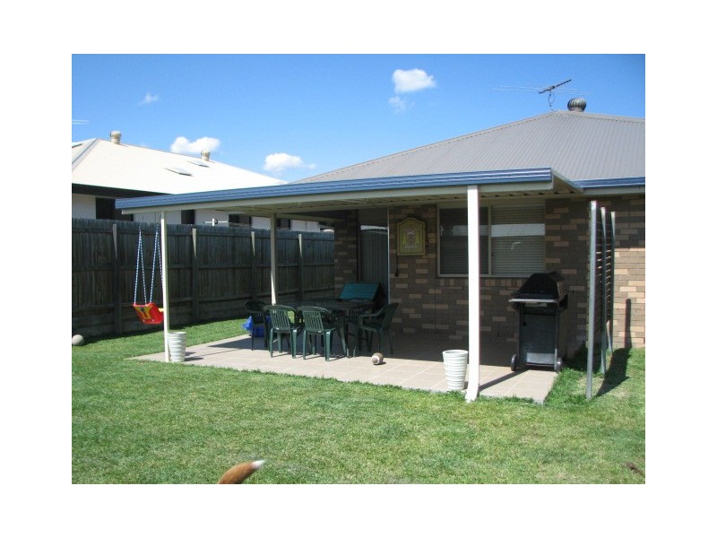 11 Shamrock st, Crestmead QLD 4132