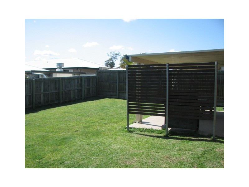 11 Shamrock st, Crestmead QLD 4132