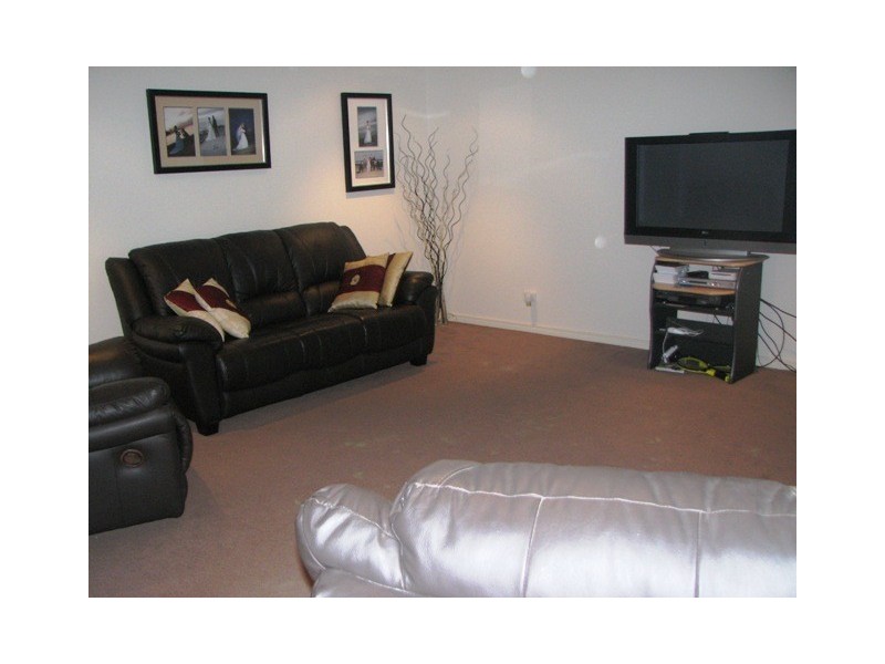 25 James, Crestmead QLD 4132