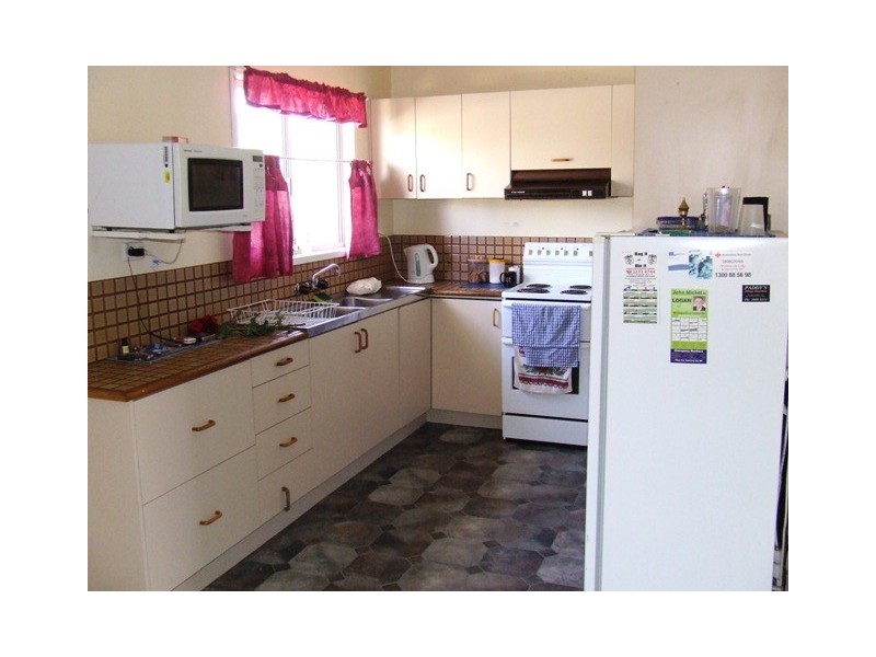 8 Beelong st, Crestmead QLD 4132