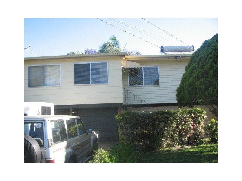 8 ELLEN, Kingston QLD 4114